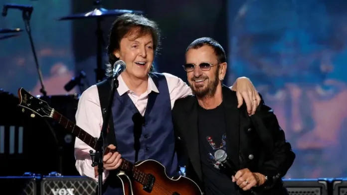 Paul McCartney y Ringo Starr juntos en el cierre de la gira Got Back Tour.