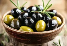 Descubre los beneficios de las aceitunas verdes y negras en tu dieta.