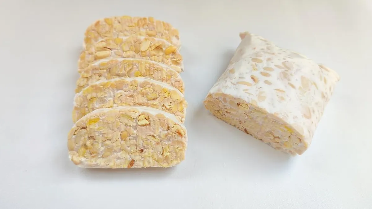 ¿Qué hace del tempeh una opción tan popular entre vegetarianos y veganos?