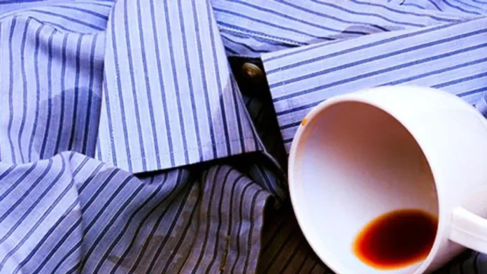 Consejos efectivos para eliminar manchas de café en camisas de algodón.