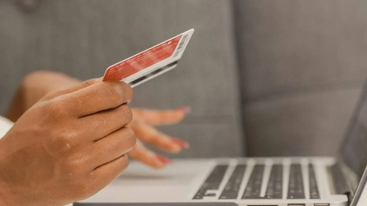 Ciberseguridad en Navidad: ¿Cómo evitar estafas al comprar en redes sociales?