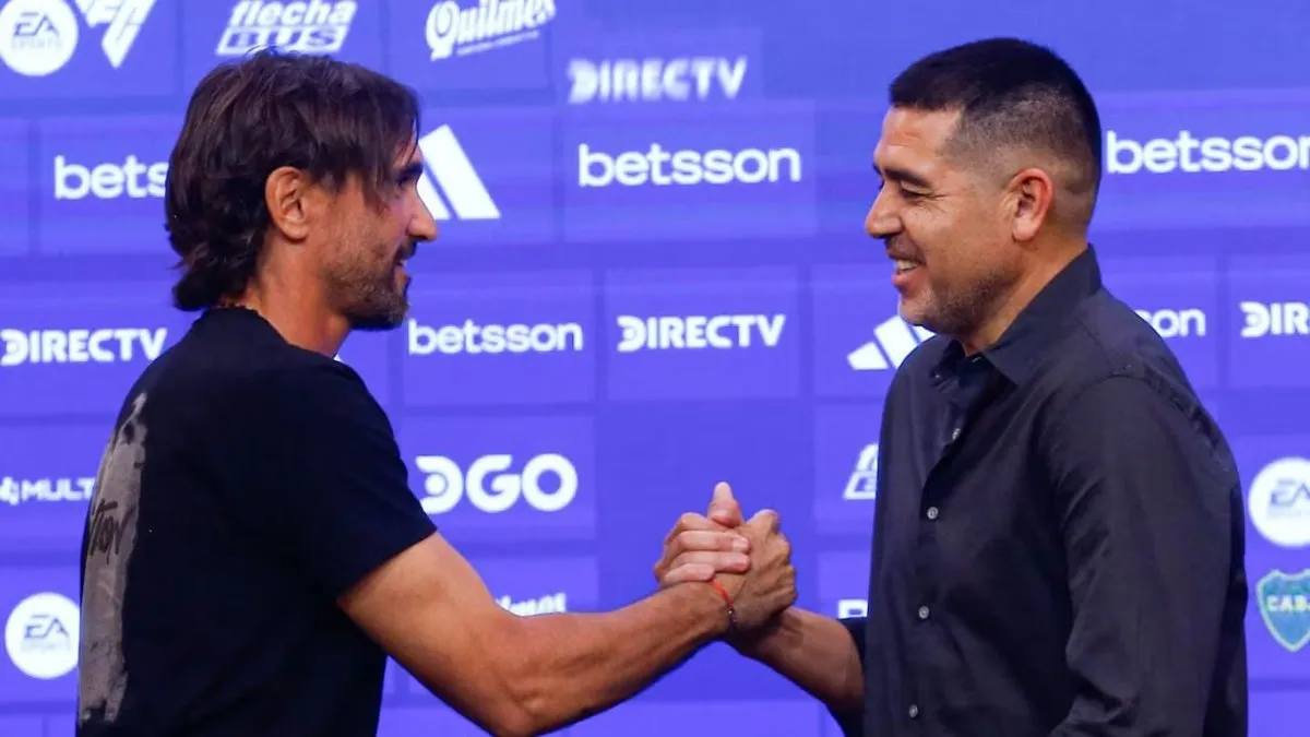 Diego Martínez sorprende al robarle a Riquelme un refuerzo clave para Boca.