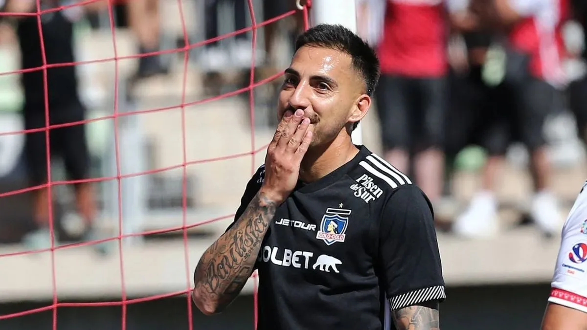 Javier Correa habla sobre el título de Colo Colo y las críticas de su rival