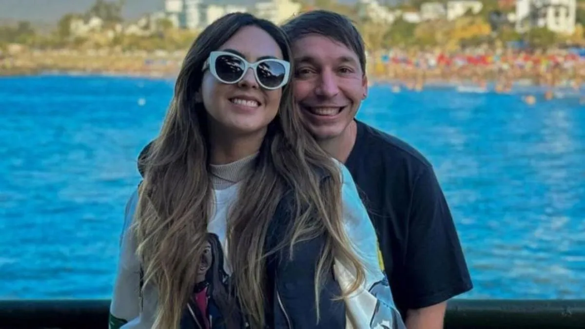 Rodrigo Gallina y Karina León: celebrando su amor en el momento más dulce.