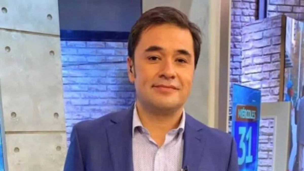 El inesperado tropiezo de Roberto Saa con un muñeco navideño en un mall