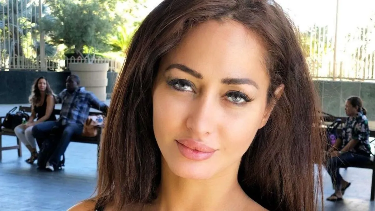 Nidyan Fabregat regresa a la escena pública con una sorprendente sesión para Arsmate