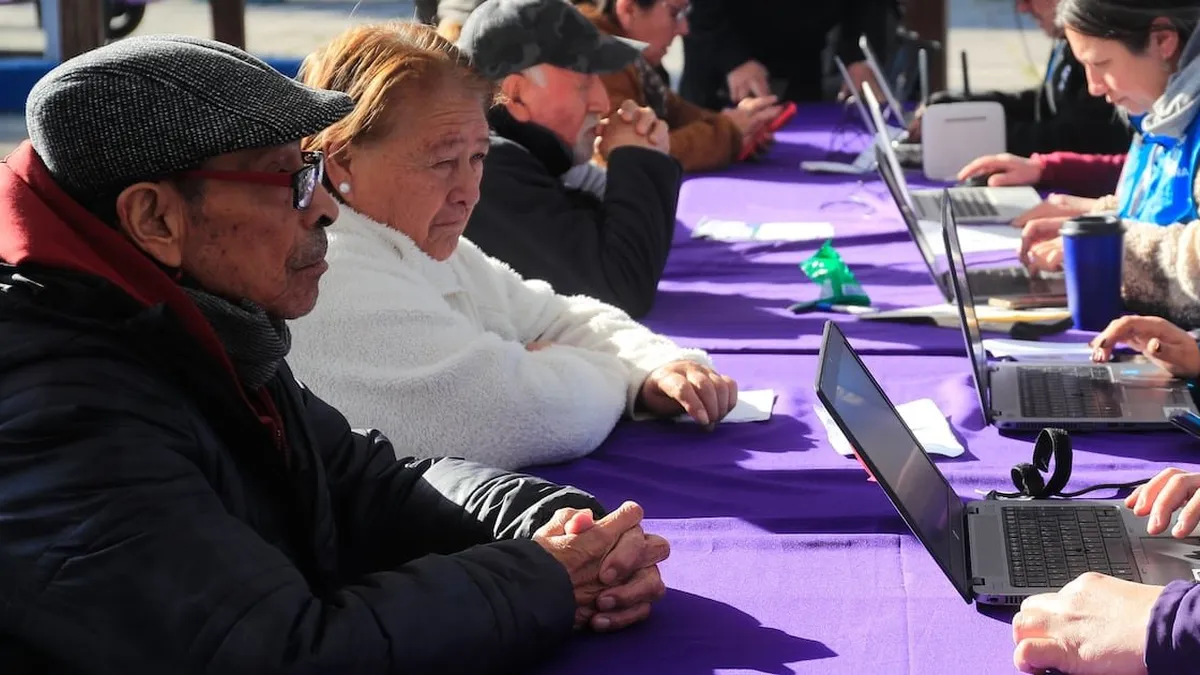 ¿Qué beneficios económicos recibirán los ciudadanos vulnerables antes de las fiestas navideñas?