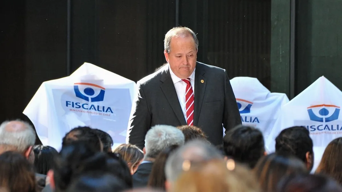 Querella contra fiscal nacional por reunión con Chadwick y Hermosilla en caso Audio.