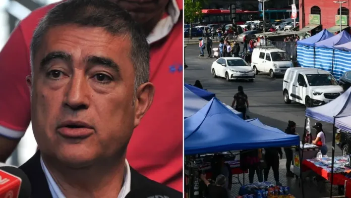 Mario Desbordes sobre el comercio ambulante en Santiago: "casi imposible" erradicarlo.