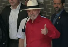 Lula muestra una "mejora progresiva" tras tres semanas de su cirugía craneal.