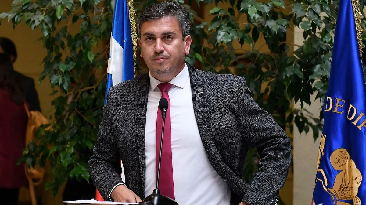 Mauricio Ojeda se enfrenta a formalización por graves acusaciones en el Caso Convenios