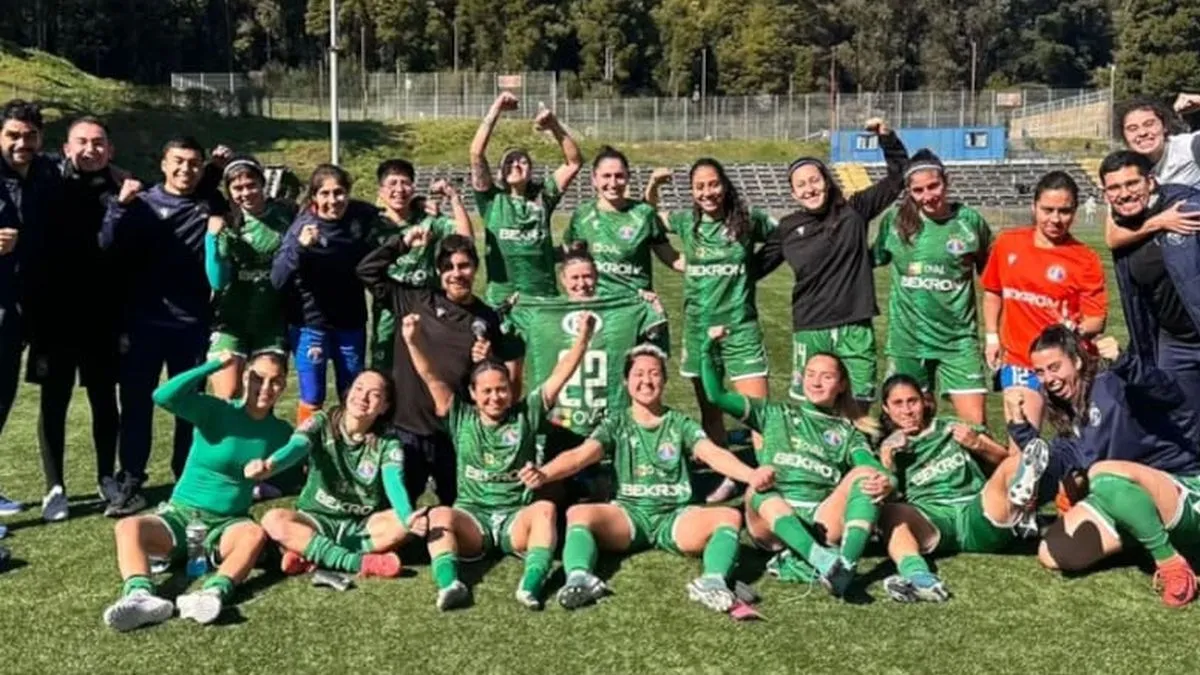 ANJUFF critica a Audax Italiano por su pretemporada y fichajes tardíos.