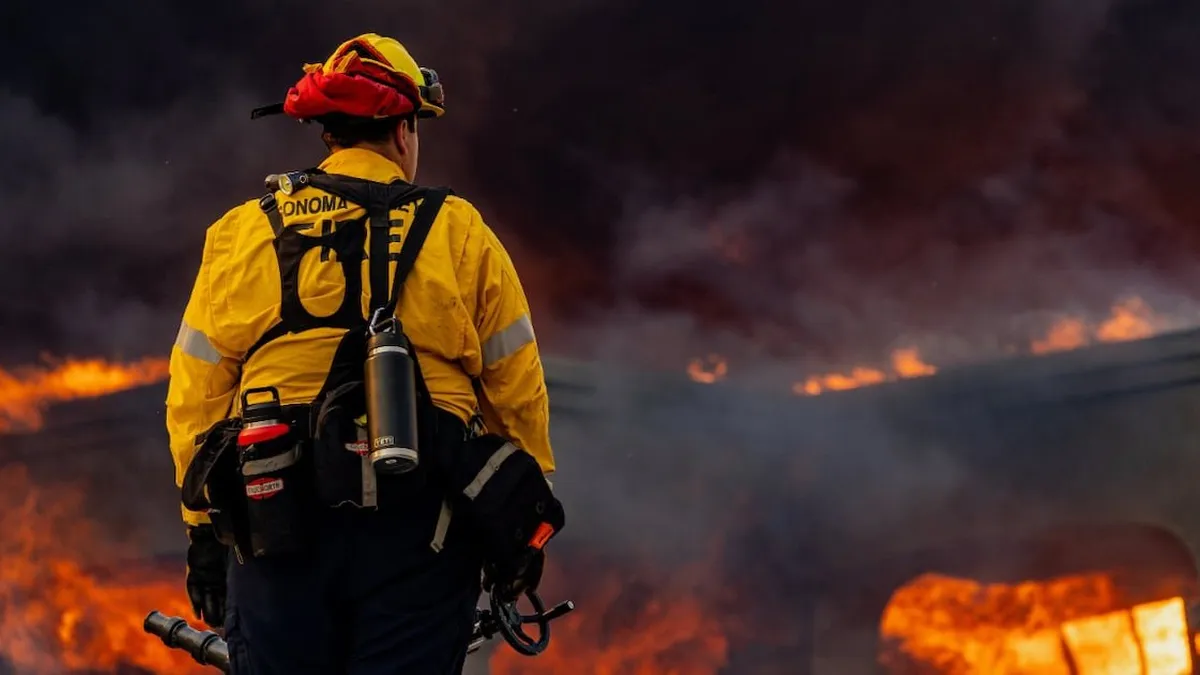 Incendios devastadores en California: Biden declara desastre mayor y envía ayuda urgente