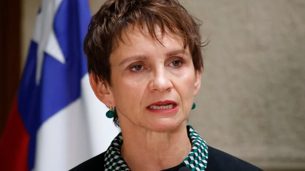 Carolina Tohá sugiere su posible candidatura presidencial en un futuro cercano.