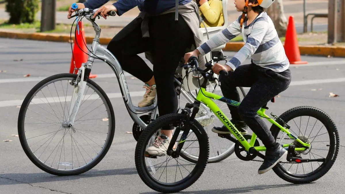 Alerta Roja por calor extremo: Ciclorecreovía suspendida en Santiago este domingo.