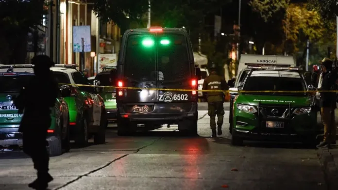 Hombre baleado desde un automóvil en Conchalí: un ataque con múltiples impactos.