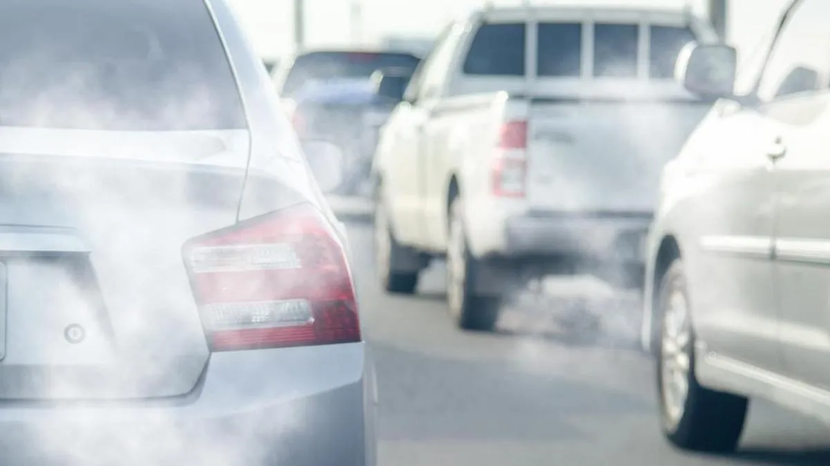 Contaminación del tráfico podría aumentar riesgo de depresión en mujeres, revela nuevo estudio sobre salud mental