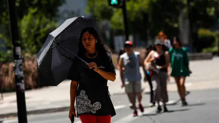 Las 13 comunas que enfrentarán los picos de calor este fin de semana.