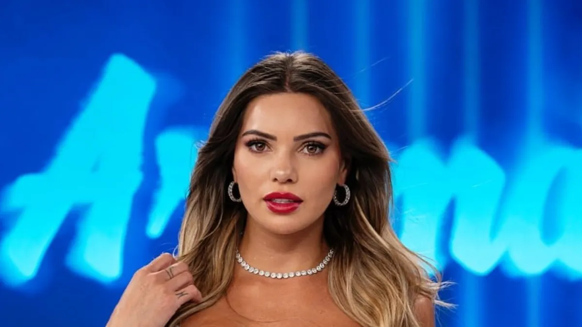 Faloon Larraguibel deslumbra en su debut en la plataforma para adultos.