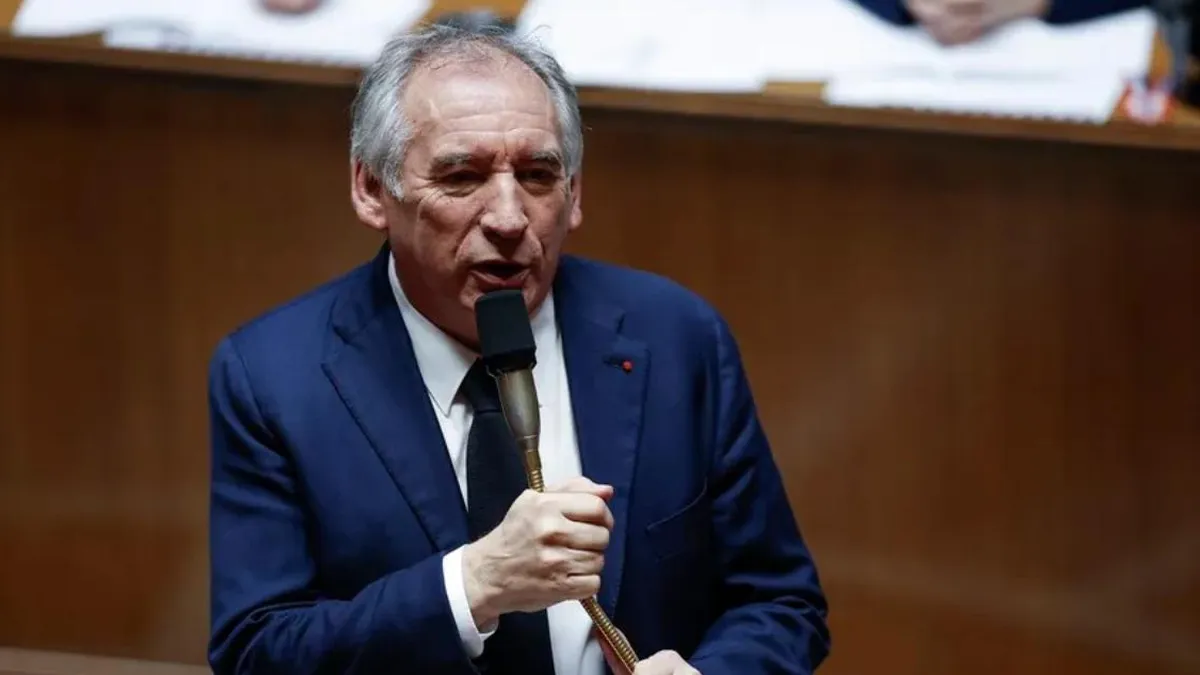 François Bayrou propone reanudar el debate sobre la reforma de pensiones: ¿un nuevo camino para el gobierno?