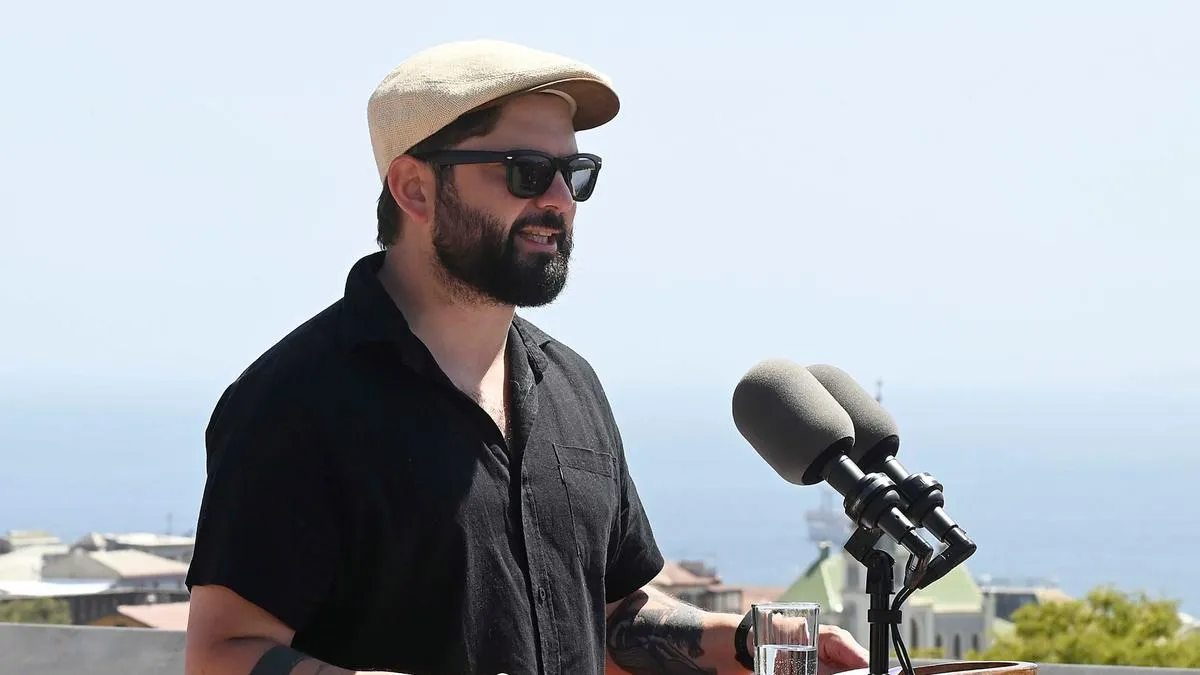 Tensión entre Boric y Republicanos por aumento de presupuesto cultural: ¿qué implicaciones tendrá esta disputa?