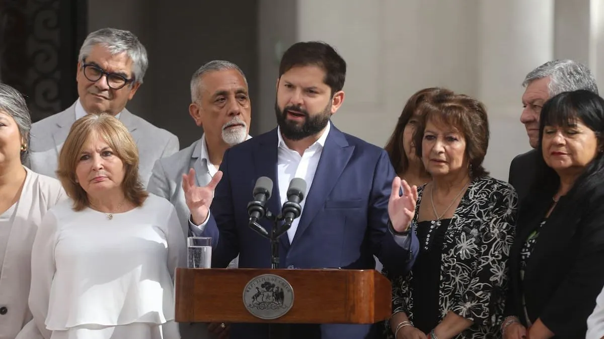 El Presidente Boric celebra la histórica aprobación de la reforma de pensiones.