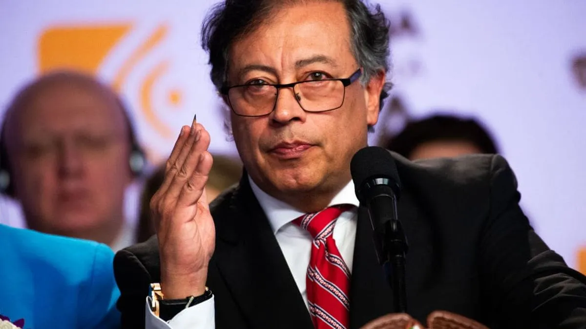 Gustavo Petro prohíbe entrada de aviones con deportados si no hay trato digno para migrantes