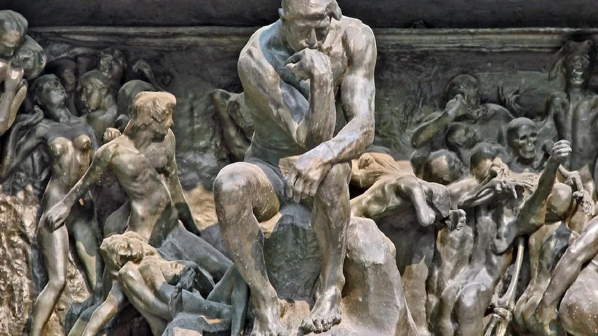 Explorando la evolución del pensamiento: de Sócrates a Pérez-Reverte.