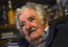 José Mujica habla sobre su lucha contra el cáncer y su decisión de no continuar tratamientos.