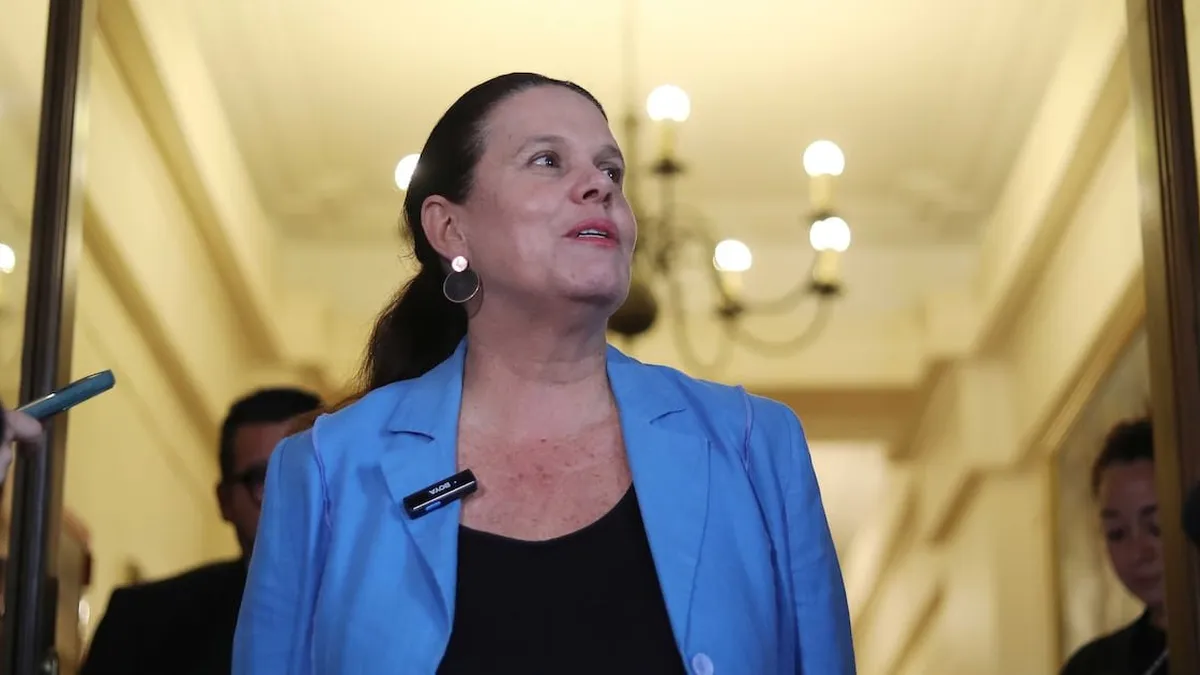 Maya Fernández aclara su permanencia en el Gobierno tras polémica compra de casa de Allende