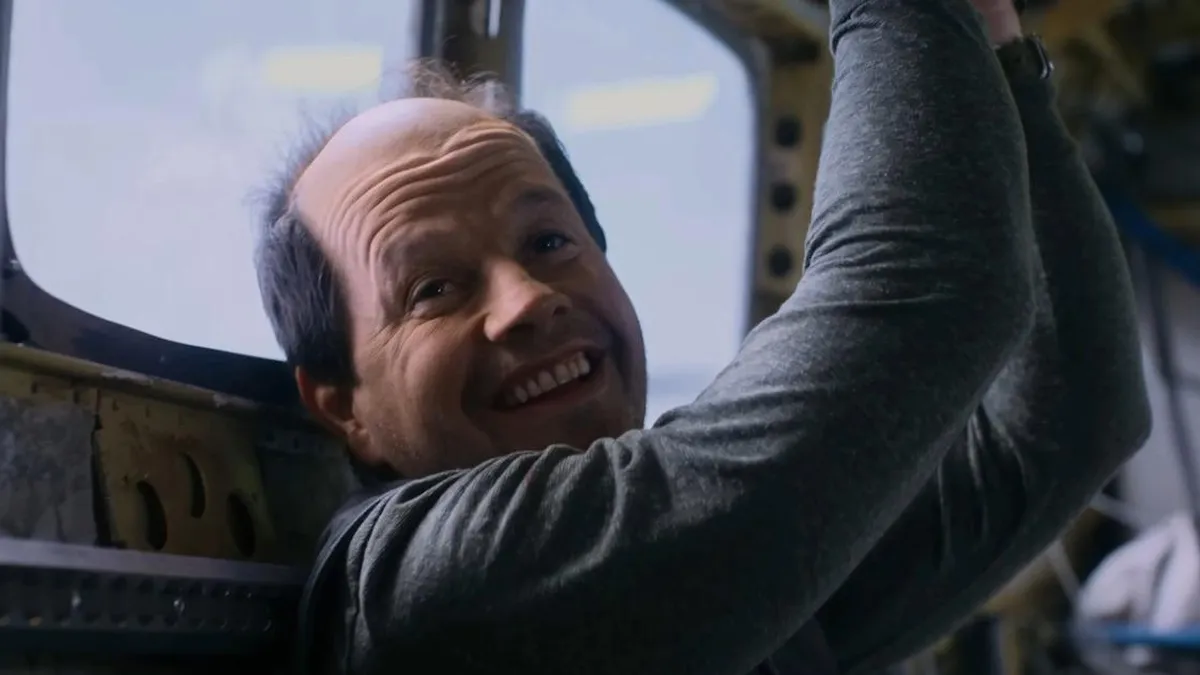 Mel Gibson revela detalles intrigantes sobre su nuevo proyecto como director, “Flight Risk”