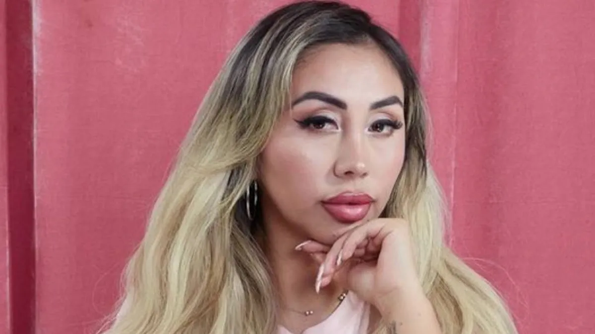 Naya Fácil denuncia discriminación en el festival y critica a la televisión sin piedad.