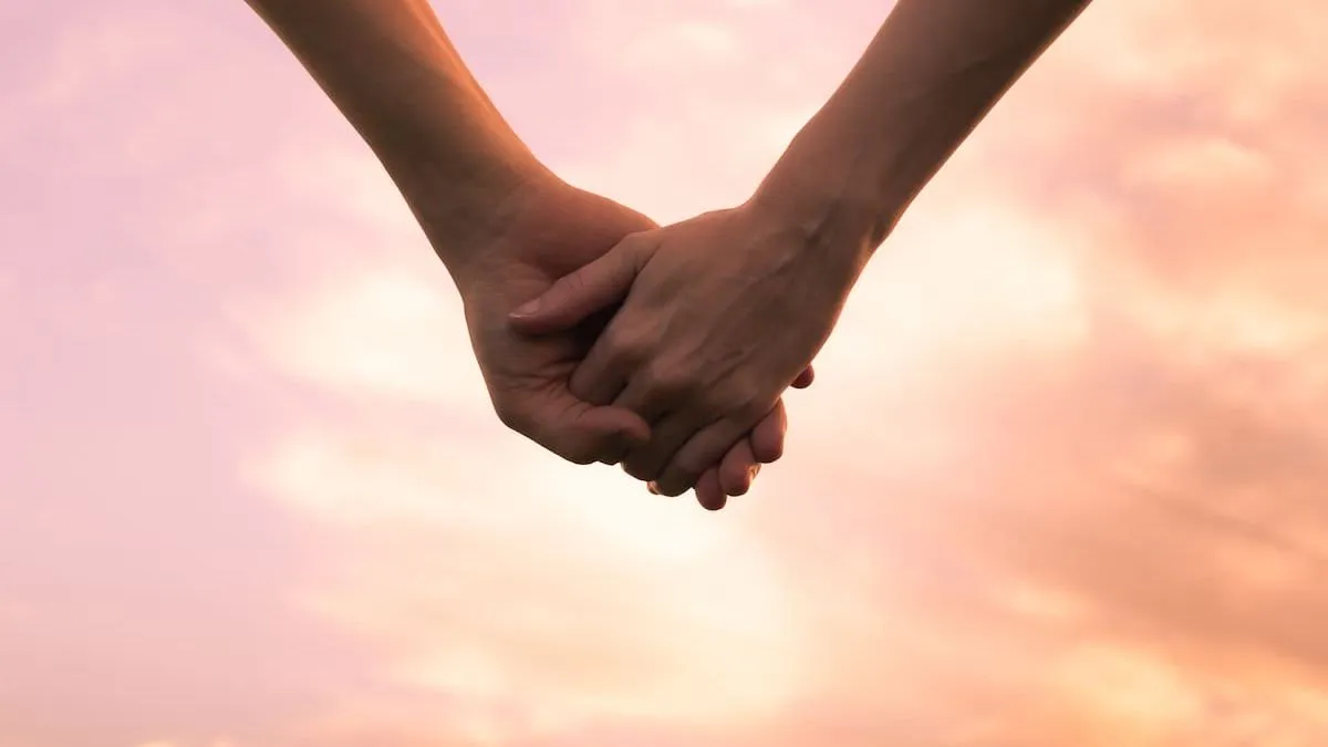 El curioso origen de la palabra “pololear” que ha marcado las relaciones en Chile por décadas