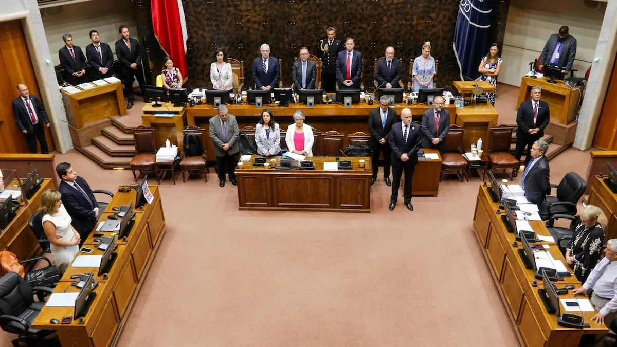 El Senado aprueba reforma de pensiones: aumento del 7% en cotizaciones.