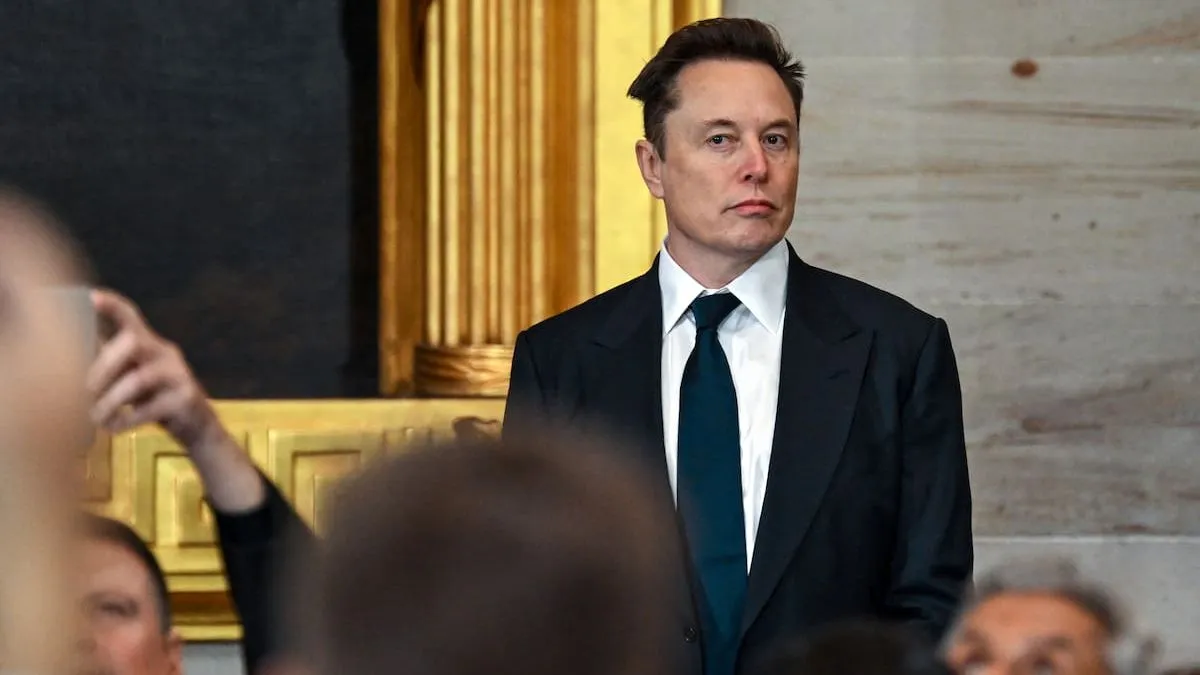 Elon Musk revela las profesiones más vulnerables ante la IA en el futuro.