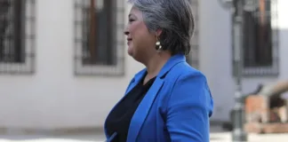 La ministra del Trabajo, Jeannette Jara, advierte sobre posibles sanciones a la ANFP por incumplimiento en la regulación de la Segunda División Profesional.