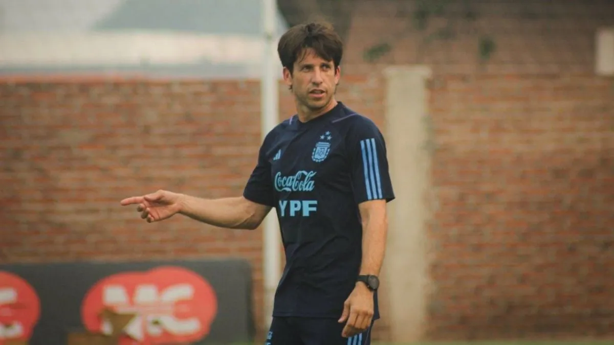 Diego Placente asume el mando de la Selección Argentina Sub-20 ante el Sudamericano en Ecuador