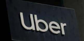 Apps de transporte impugnan la "Ley Uber" ante la Contraloría para frenar su aplicación.