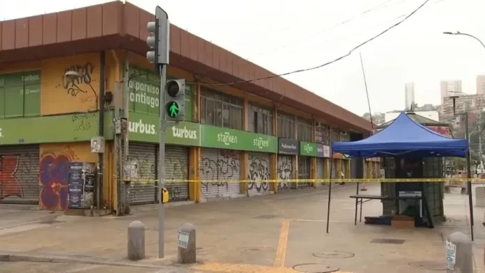 Evacuación en terminal de buses de Valparaíso por artefacto sospechoso: un horno.