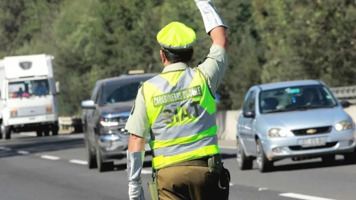 Mujer en estado crítico tras accidente de moto en la Autopista Central.