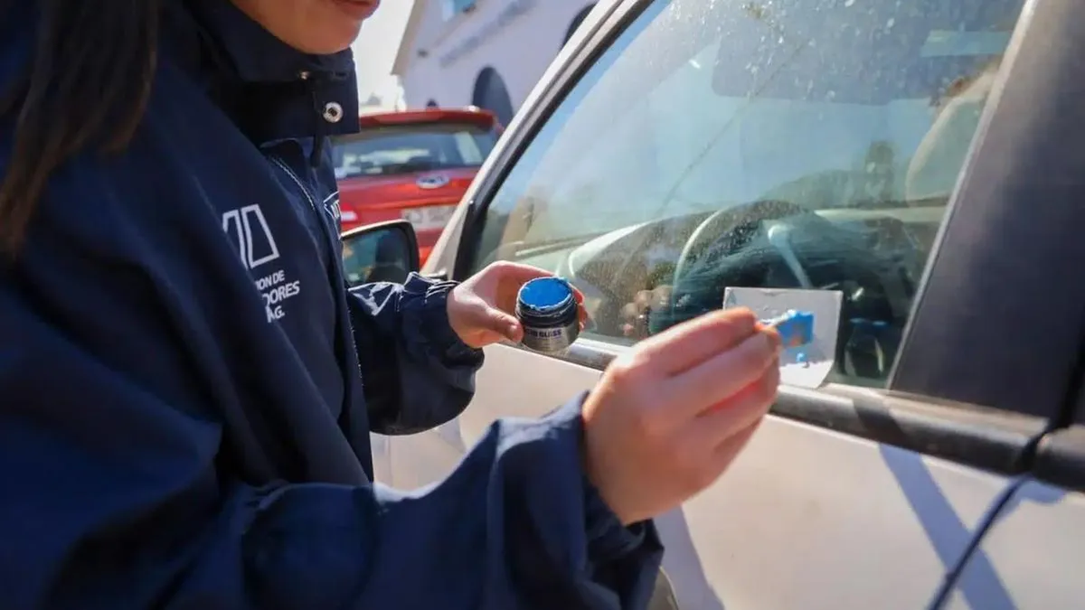 Chile implementa grabado de patentes en vehículos desde 2024 para combatir robos de automóviles