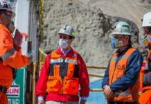 Codelco abre nuevas oportunidades laborales en minería para ingenieros y técnicos.