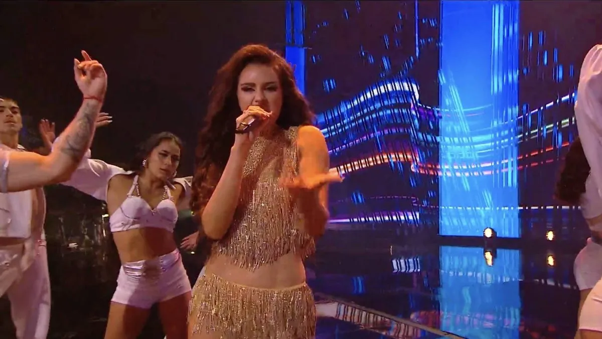 Emilia Dides brilla en su debut como reina del Festival de Viña con una obertura inolvidable