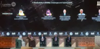 Sturzenegger expone su plan de desregulación en el foro del FMI en Arabia Saudita.