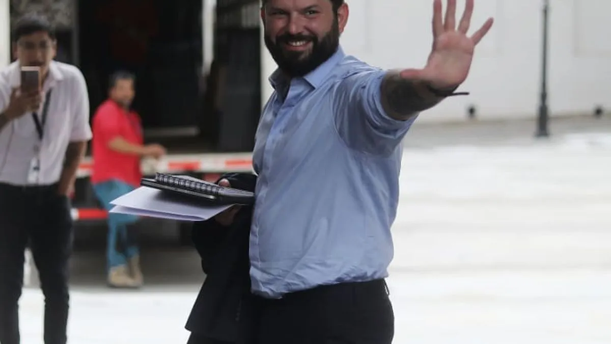 Boric suspende trekking en Dientes de Navarino por embarazo de su pareja y posibles contingencias