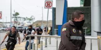 Ataque armado en Guayaquil: 2 muertos y 11 heridos en un violento incidente.