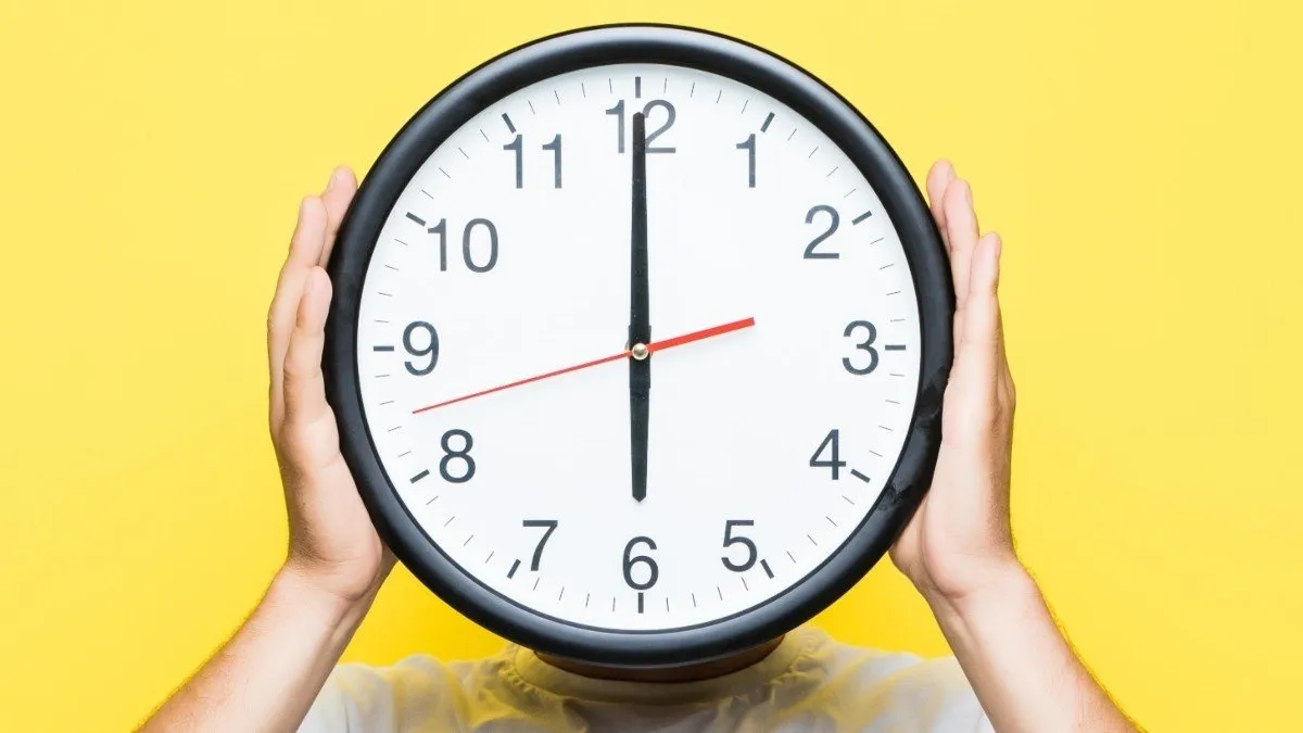 Chile se prepara para el cambio de horario: ¿cuándo se atrasan los relojes?