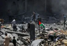 Israel considera un plan de salida "voluntaria" para palestinos en Gaza tras propuesta de Trump.