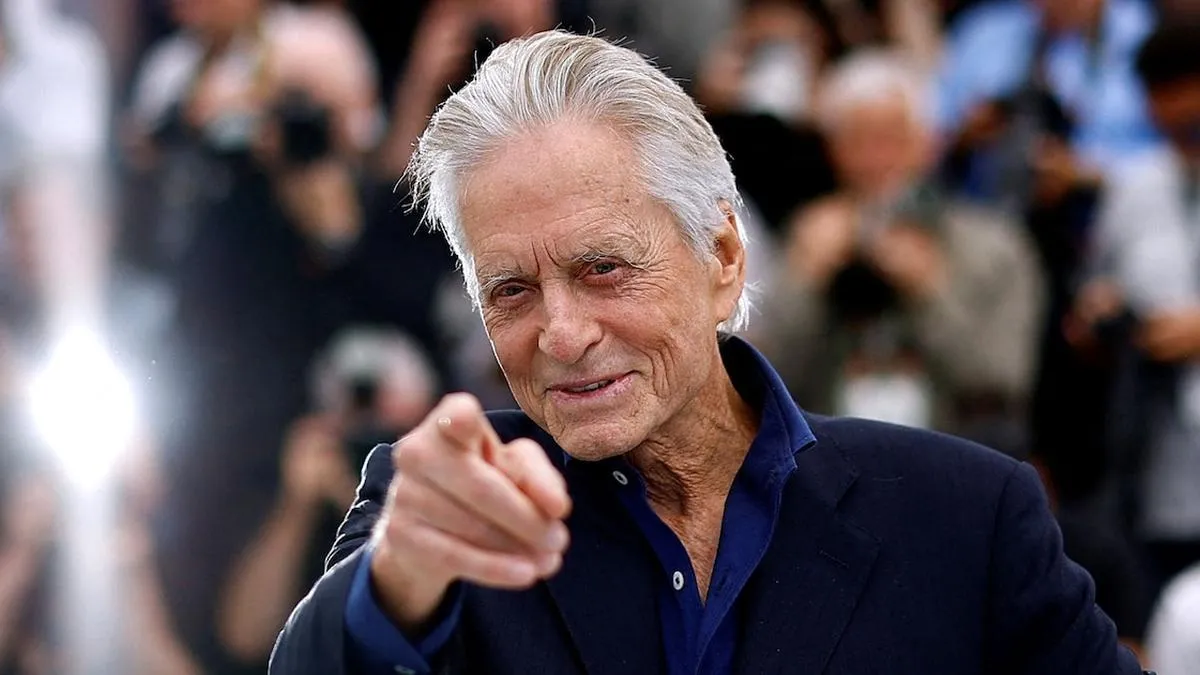 Michael Douglas sugiere que Spielberg influyó en su exclusión del premio en Cannes por “Behind the Candelabra”
