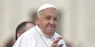 El Papa Francisco sigue crítico